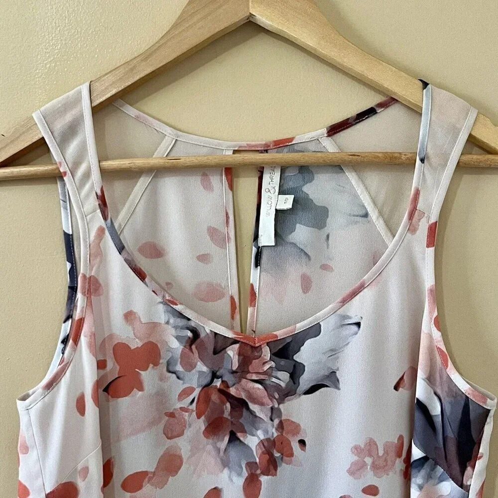 Willow&Thread| Flowy Floral Back Slit Ivory/Grey/Coral Tank Top Size Small